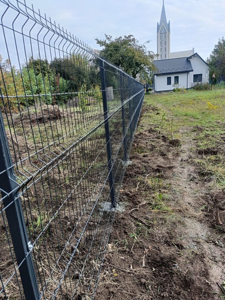 Gard antracit sau verde ce variantă să alegi?